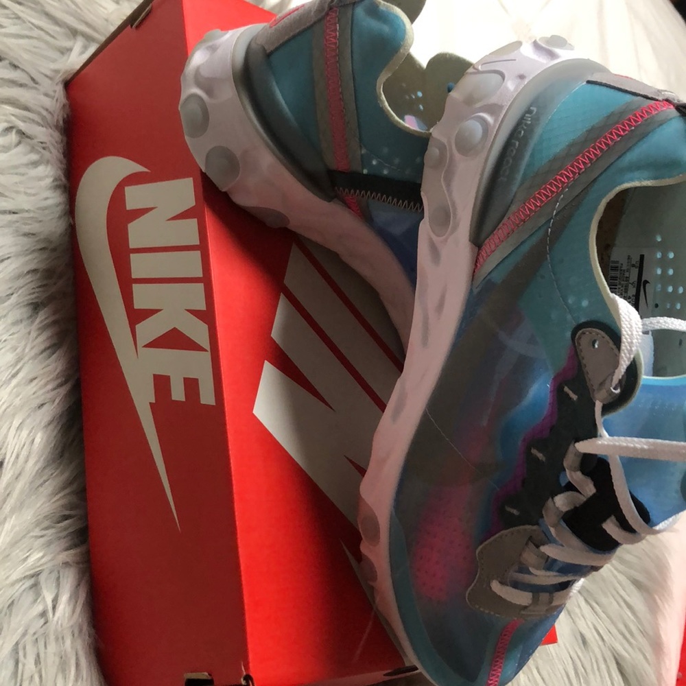 Nike React Element 87